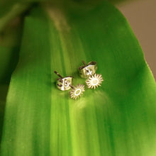 Carica l'immagine nel visualizzatore di Gallery, ARAYA Earrings
