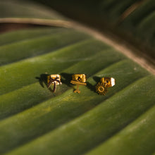 Carica l&#39;immagine nel visualizzatore di Gallery, MULAILAH Earrings
